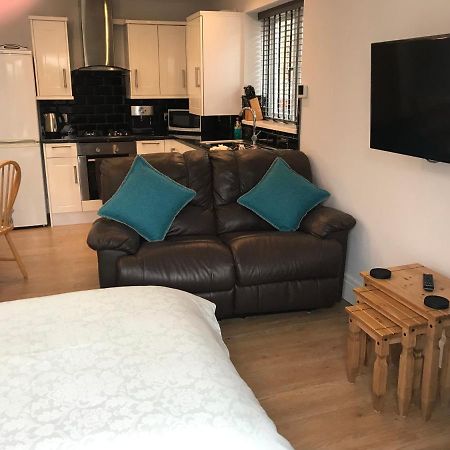Cozy Lodge With Private Garden And Bbq Barton-upon-Humber Esterno foto