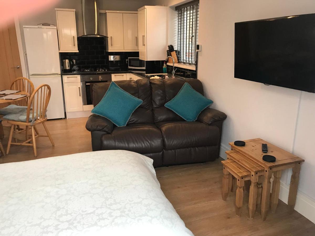 Cozy Lodge With Private Garden And Bbq Barton-upon-Humber Esterno foto