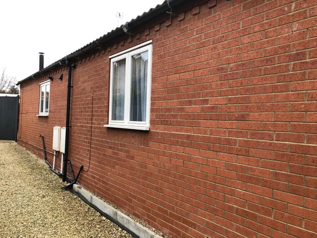 Cozy Lodge With Private Garden And Bbq Barton-upon-Humber Esterno foto